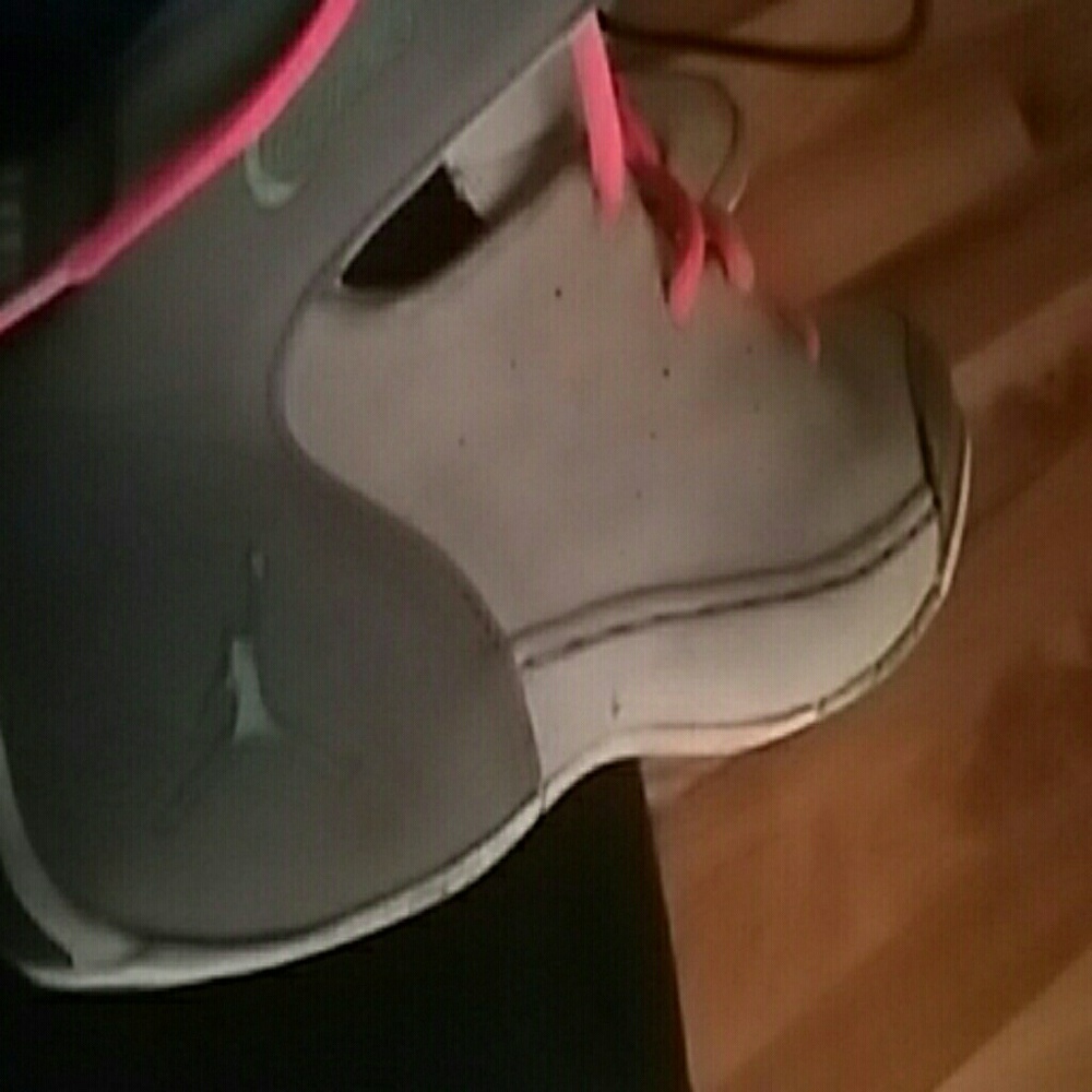 Jordan Carmelo size 5.5y